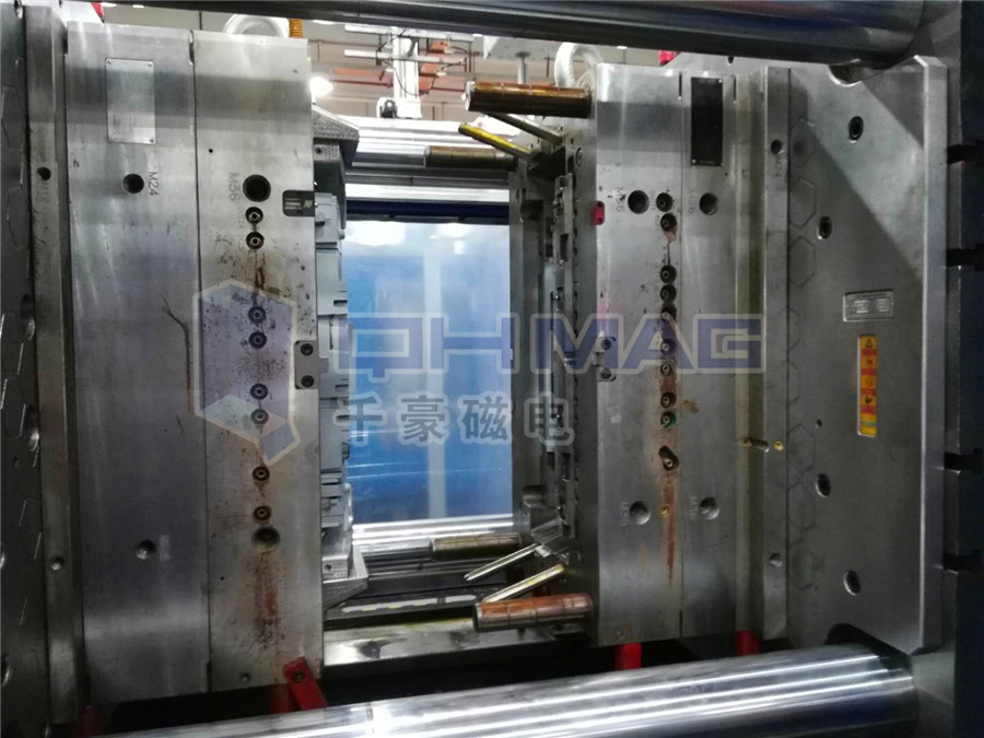 海天600T（蜂巢全鋼雙面強(qiáng)磁型37mm磁力模板）