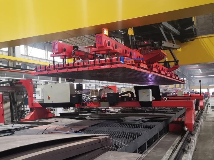 鋼板怎么吊裝？你見過這款“磁吸”30噸超大鋼板無損吊裝吊具嗎？