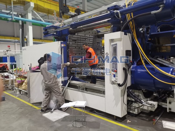 千豪注塑機(jī)快速換模系統(tǒng)磁力模板應(yīng)用于汽車(chē)行業(yè)